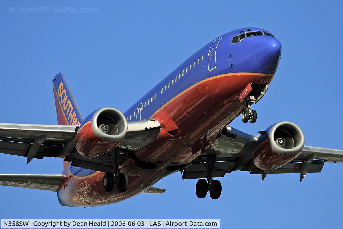 N358SW, 1992 Boeing 737-3H4 C/N 26595, Southwest Airlines N358SW (FLT SWA97) from Albuquerque Int'l Sunport (KABQ) on final approach to RWY 25L.
