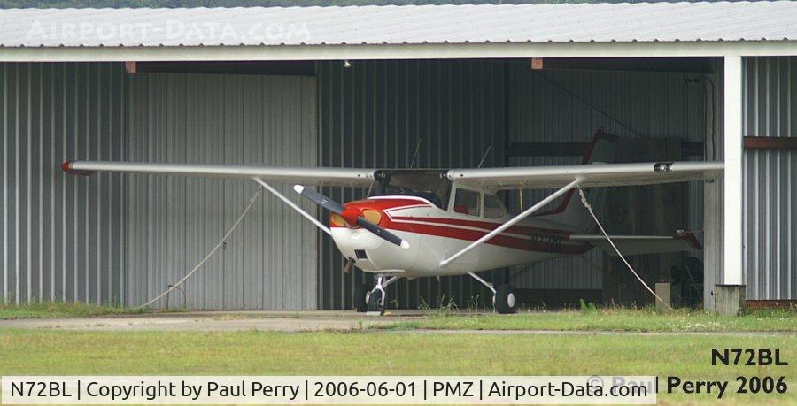 N72BL, 1968 Cessna 172K Skyhawk C/N 17257795, Quiet day, rainy day.  At least she has a roof