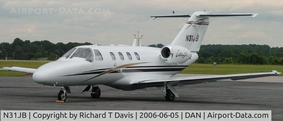 N31JB, Cessna 550 Citation Bravo C/N 550-1041, 1999 Cessna 525  belonging to race driver Jeff Burton in Danville Va.