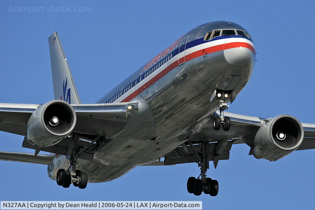 N327AA, 1986 Boeing 767-223 C/N 22327, American Airlines N327AA on final approach to RWY 24R.