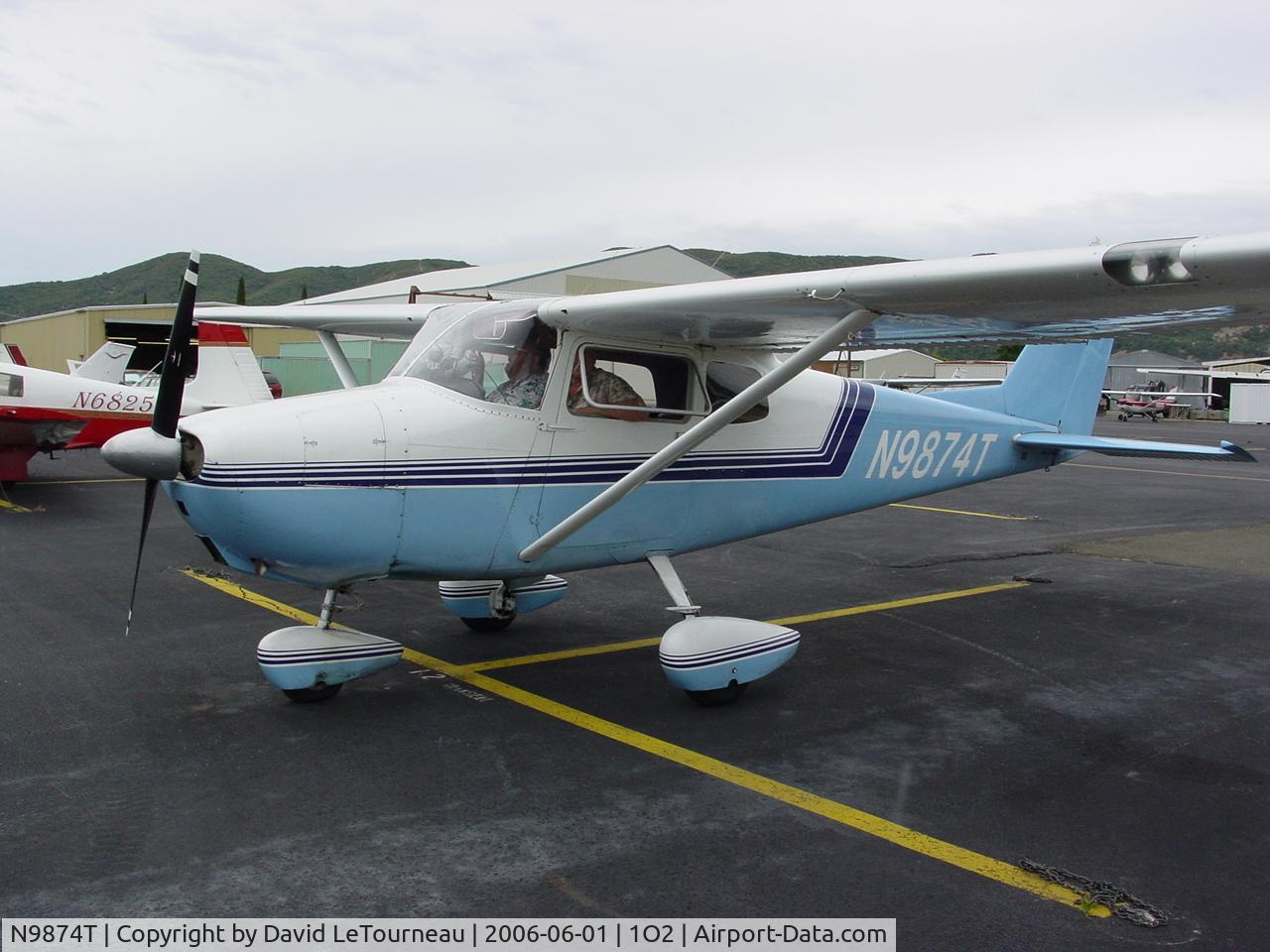 N9874T, 1960 Cessna 172A C/N 47674, N9874T @ 1O2