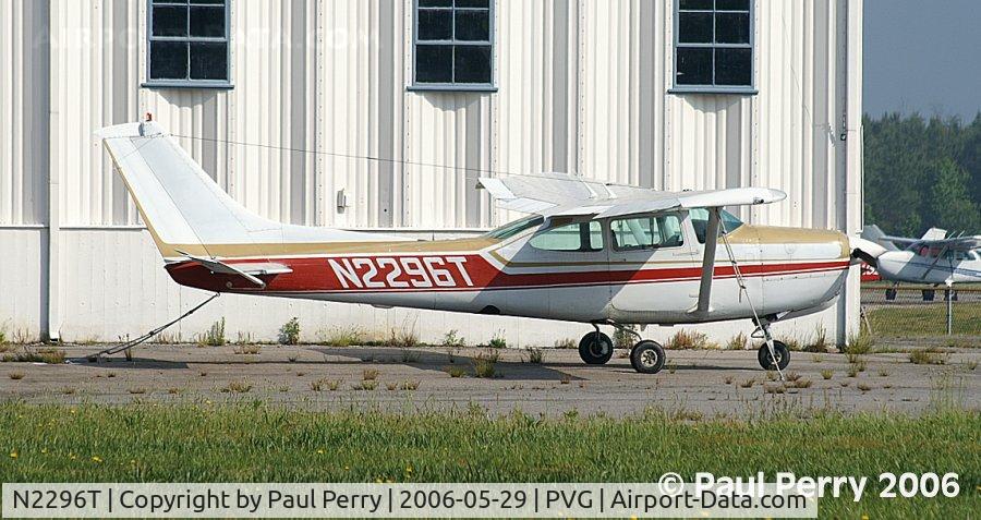 N2296T, 1977 Cessna R182 Skylane RG C/N R18200021, Quiet and unassuming on the ramp