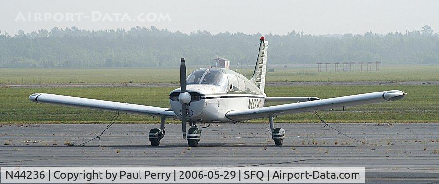 N44236, 1974 Piper PA-28-140 C/N 28-7425396, Clean and earthy looking...I like it