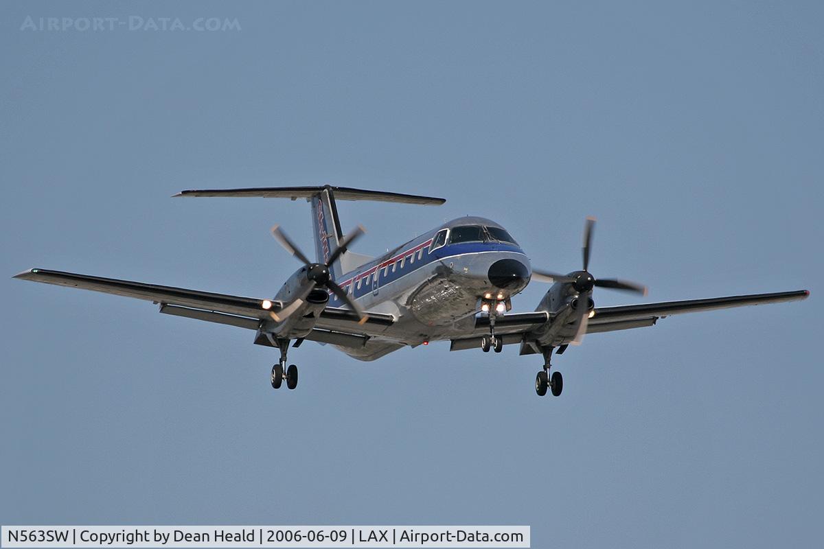 N563SW, 1998 Embraer EMB-120 Brasilia C/N 120338, Skywest Airlines N563SW (FLT SKW6097) from San Diego Int'l (KSAN) on final approach to RWY 24R.