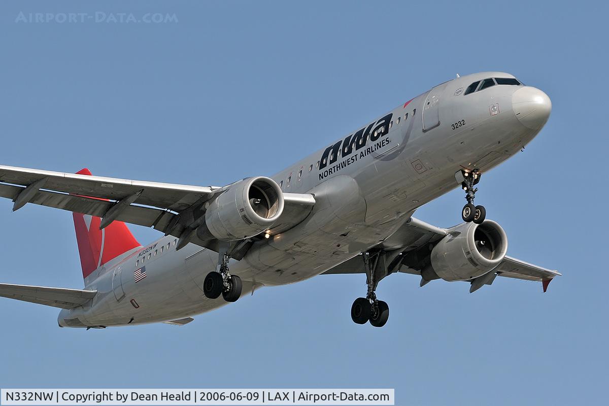 N332NW, 1992 Airbus A320-211 C/N 319, Northwest Airlines N332NW (FLT NWA337) from Detroit Metro Wayne County (KDTW) on final approach to RWY 24R.