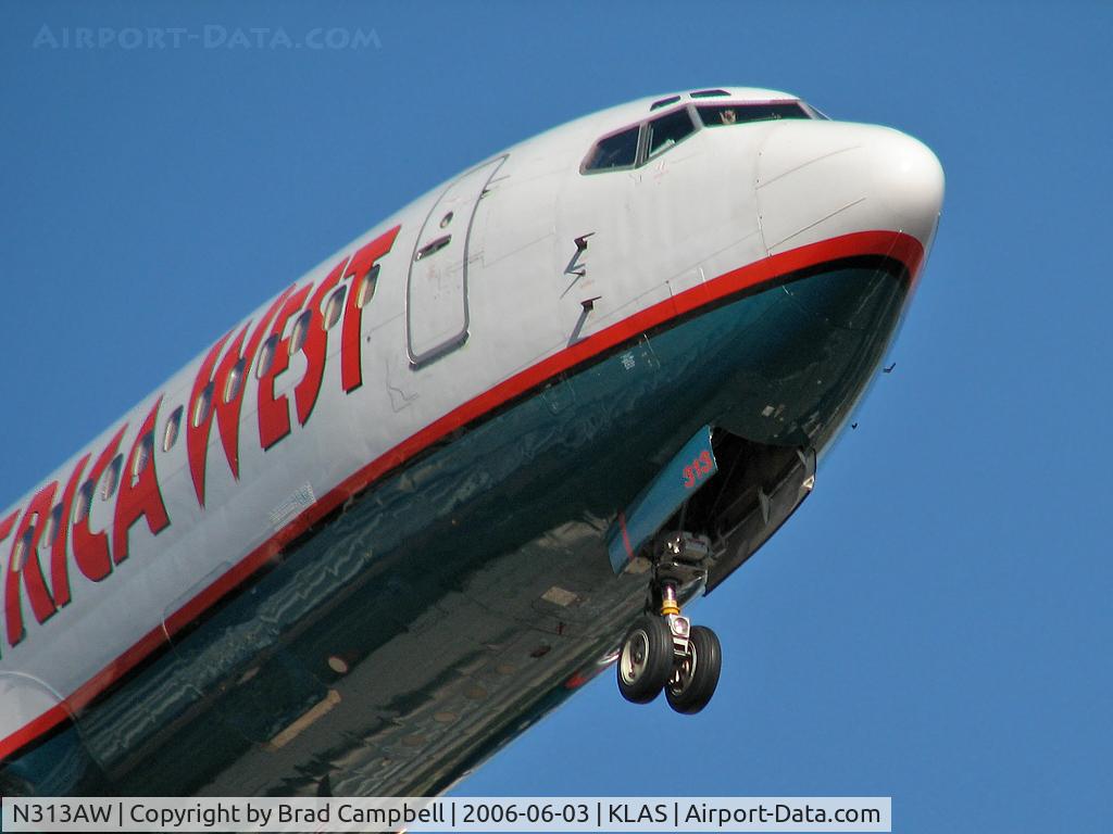 N313AW, 1987 Boeing 737-3S3 C/N 23712, America West Airlines / 1987 Boeing 737-3S3 / I think I'm gettin' a hand signal of some kind...!