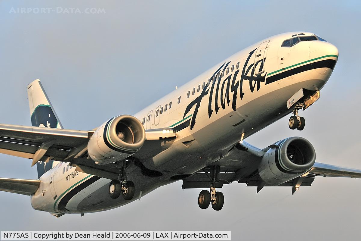 N775AS, 1993 Boeing 737-4Q8 C/N 25108, Alaska Airline N775AS (FLT ASA632) from Vancouver Int'l (CYVR) on final approach to RWY 24R.