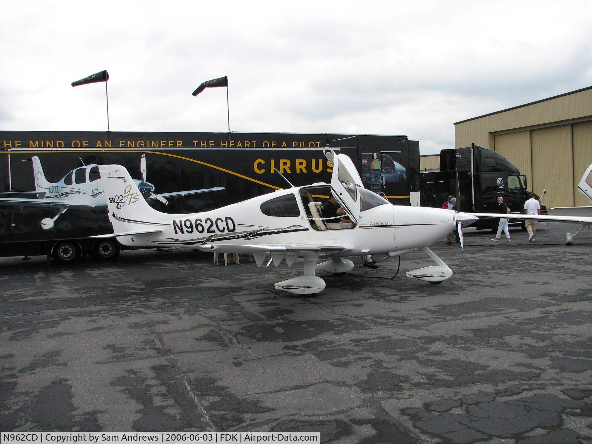 N962CD, 2006 Cirrus SR22 C/N 1849, Cirrus design flew this one in to the 2006 AOPA Fly-In from Fulton Co Airport Brown Field Airport (Atlanta, GA) [KFTY/FTY]