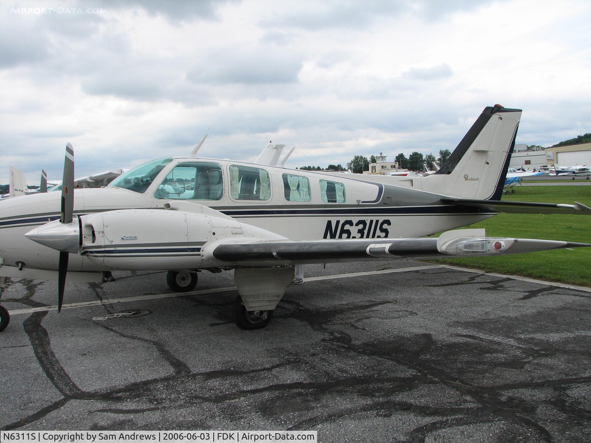 N6311S, 1977 Beech 58 Baron C/N TH-782, Got this shot before I got the rest.