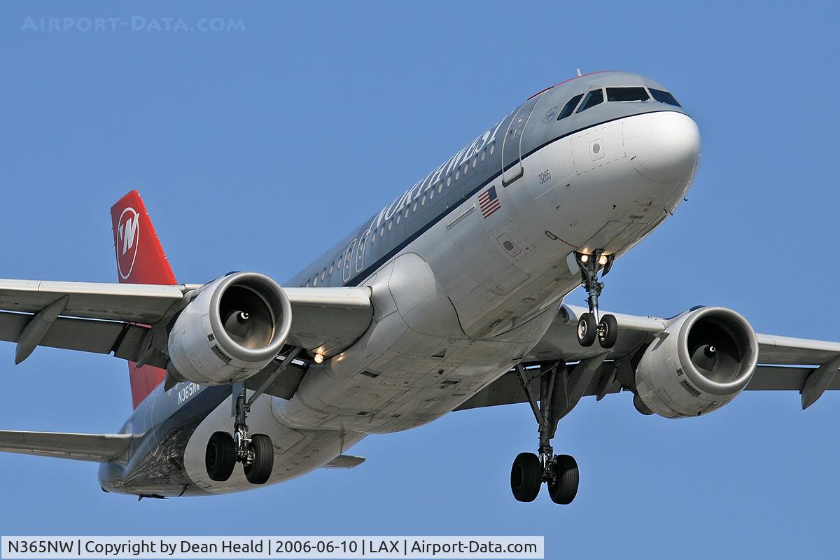 N365NW, 1999 Airbus A320-212 C/N 0964, Northwest Airlines N365NW (FLT NWA337) from Detroit Metro Wayne Co (KDTW) on final approach to RWY 24R.