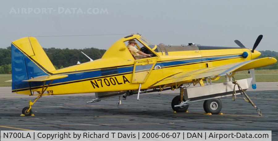 N700LA, 2004 Air Tractor Inc AT-502B C/N 502B-0700, 2004 Air Tractor AT-502B in Danville Va. to spray for Gypsy Moth in the area.