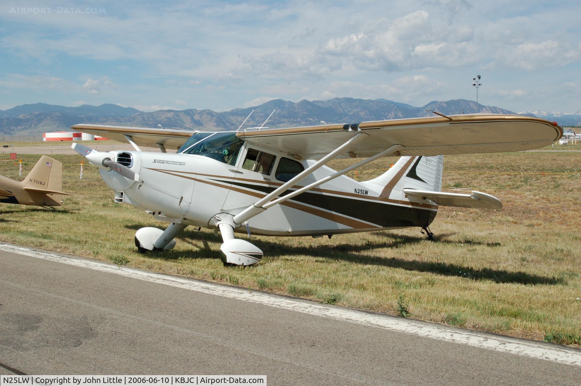 N25LW, Stinson 108-3 Voyager C/N 108-4973, Under the Judges Scrutiny - JeffCo Open House