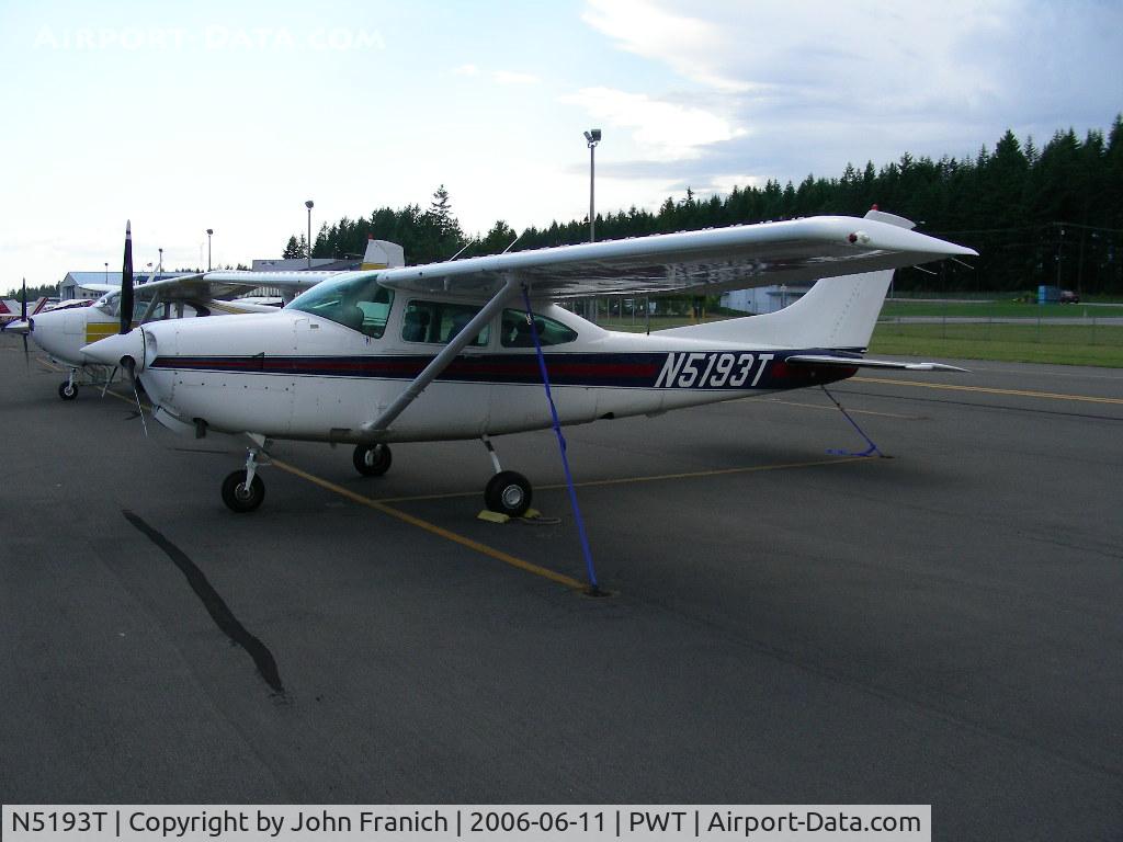 N5193T, Cessna TR182 Turbo Skylane RG C/N R18201831, Lunch at PWT