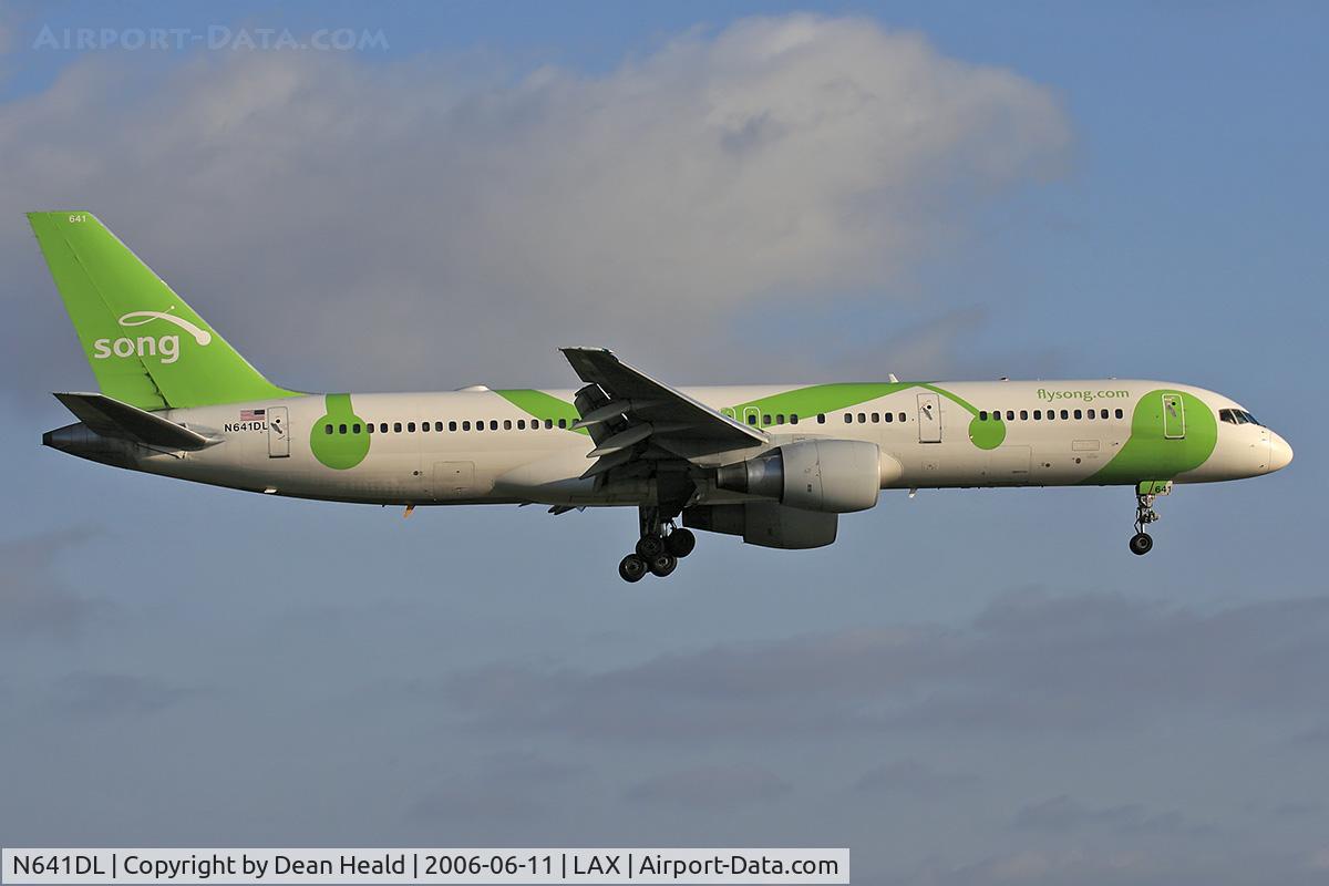 N641DL, 1988 Boeing 757-232 C/N 23995, Song Airlines (Delta) N641DL (FLT DAL1874) from John F Kennedy Int'l (KJFK) on short-final to RWY 24R.