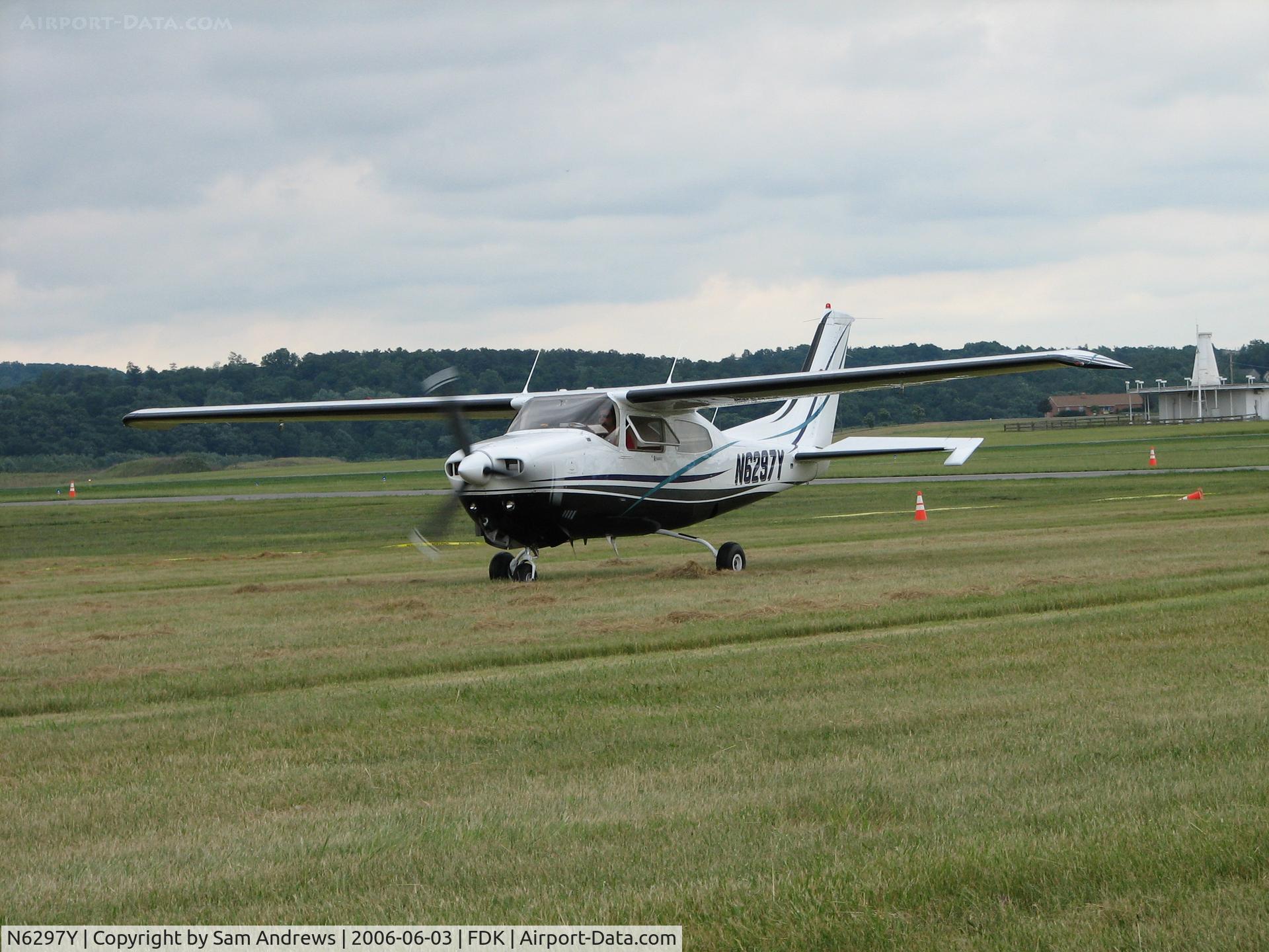N6297Y, 1981 Cessna T210N Turbo Centurion C/N 21064323, Finally made it to the grass.  Nice looking Centurion.