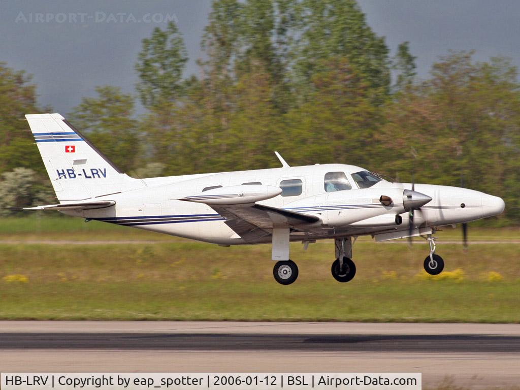 HB-LRV, 1977 Piper PA-31T-620 Cheyenne II C/N 31T-7820017, Landing on runway 16