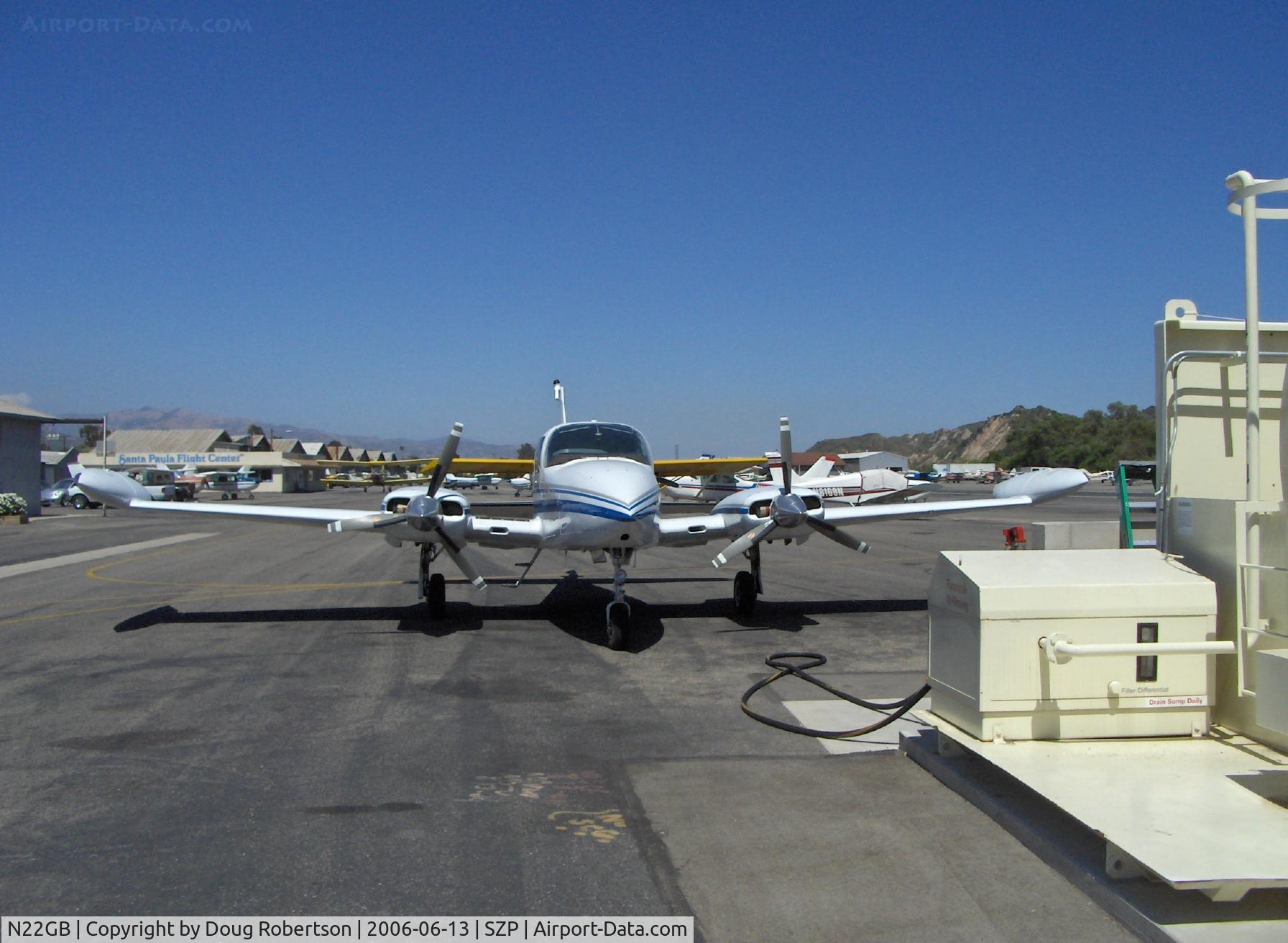 N22GB, 1977 Cessna T310R C/N 310R1237, 1977 Cessna T310R RAM TURBO, two Continental TSIO-520 285 Hp, refueling