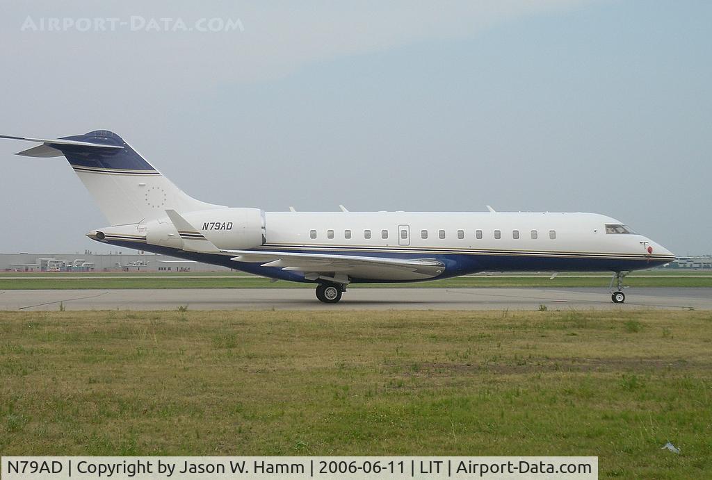 N79AD, 2000 Bombardier BD-700-1A10 Global Express C/N 9058, Luxury bird taking up some space here in LIT.