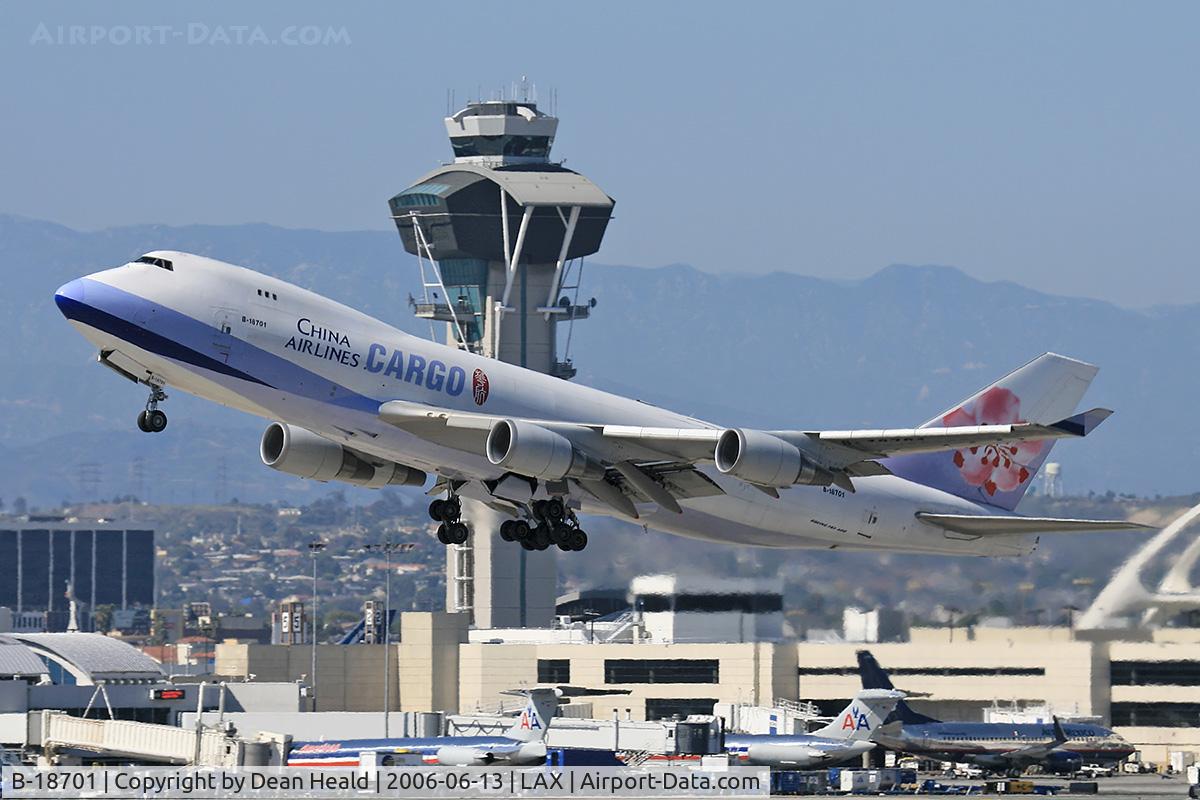 B-18701, 2000 Boeing 747-409F/SCD C/N 30759, China Airlines Cargo B-18701 (FLT CAL5251) departing RWY 25R enroute to Chiang Kai Shek Int'l (RCTP).