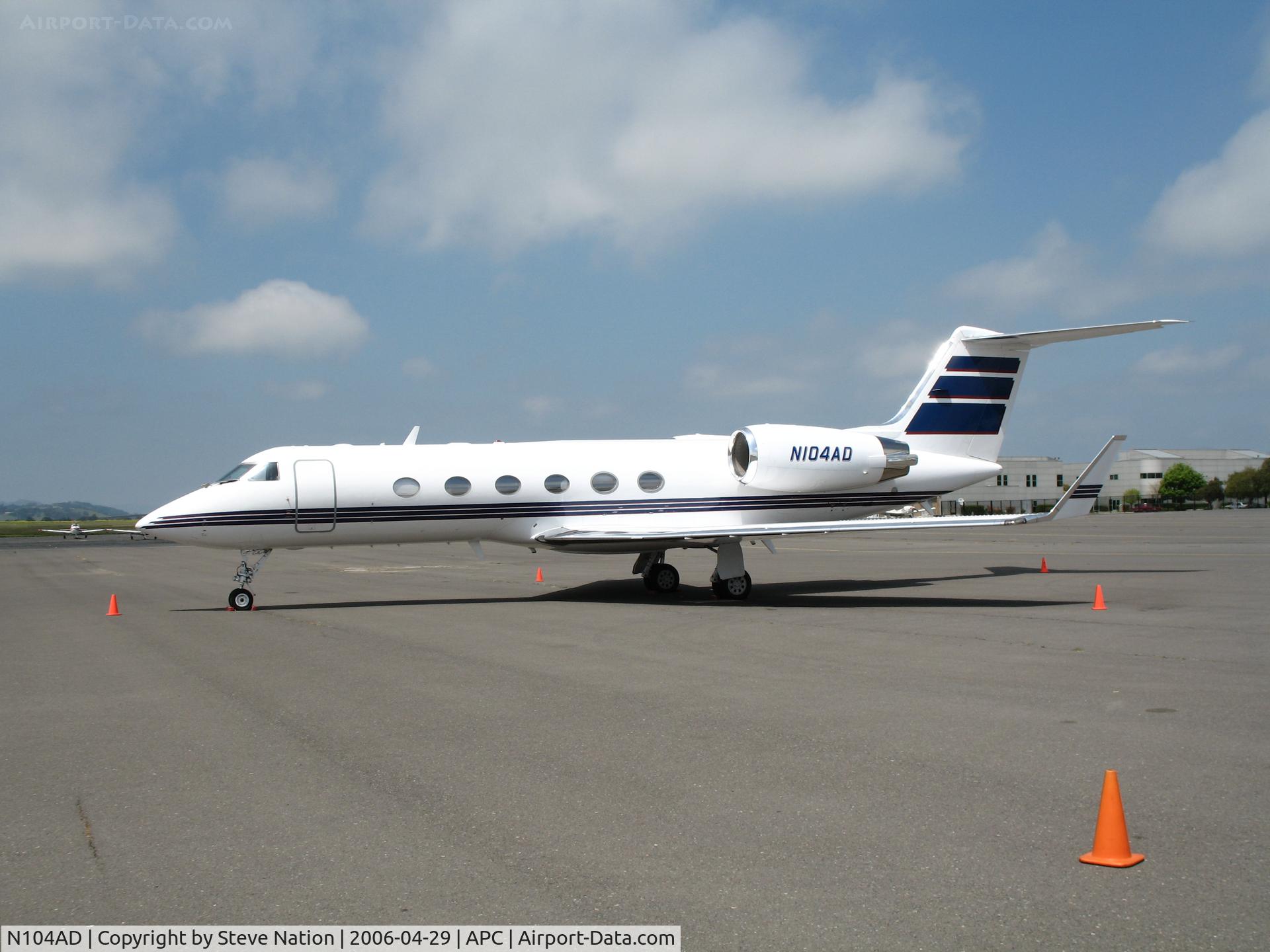 N104AD, 2000 Gulfstream Aerospace G-IV C/N 1406, Studio City Aviation 05 2005 Gulfstream G-IV @ Napa County Airport, CA