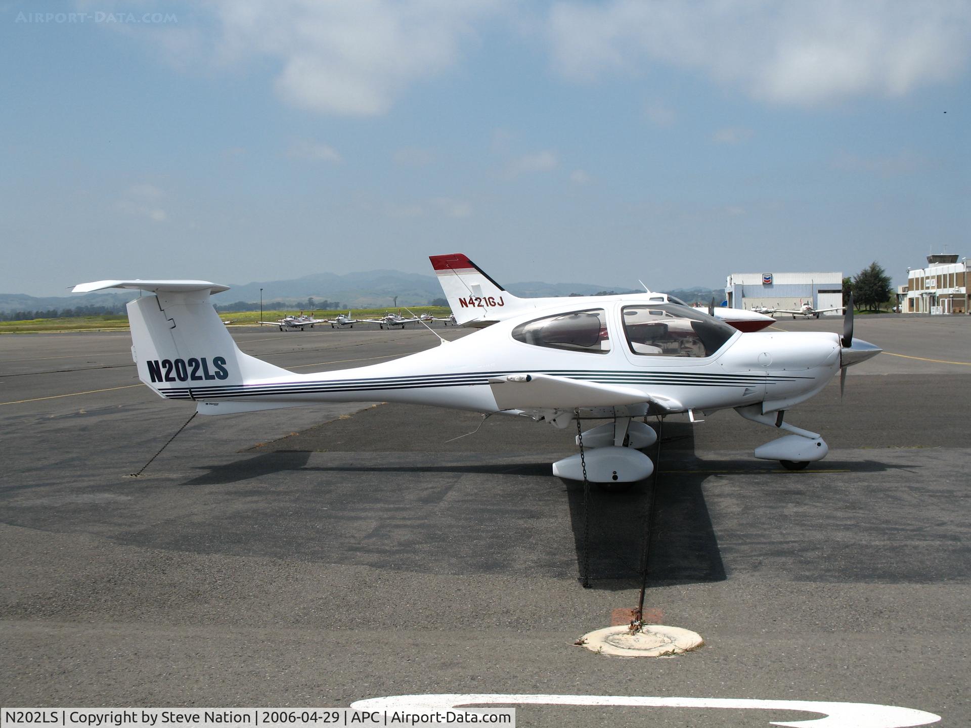 N202LS, 2004 Diamond DA-40 Diamond Star C/N 40.459, KSX Aviation Services 2004 Diamond Aircract DA 40 @ Napa County Airport, CA