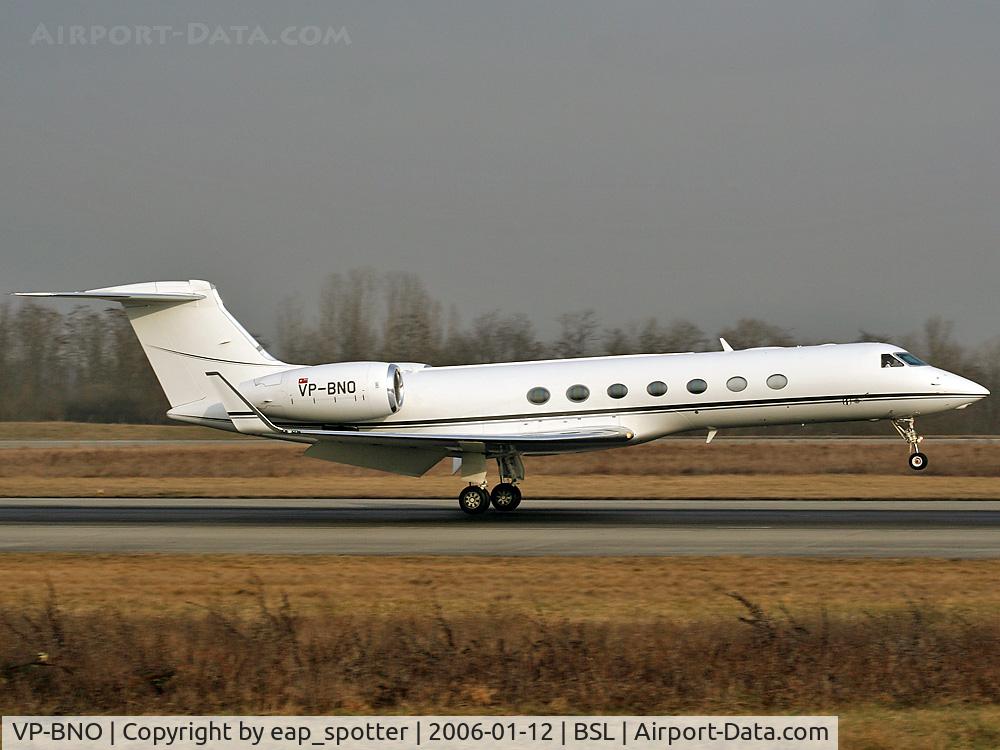VP-BNO, 2004 Gulfstream Aerospace GV-SP (G550) C/N 5050, Landing on runway 16 for maintenance at Jet Aviaition