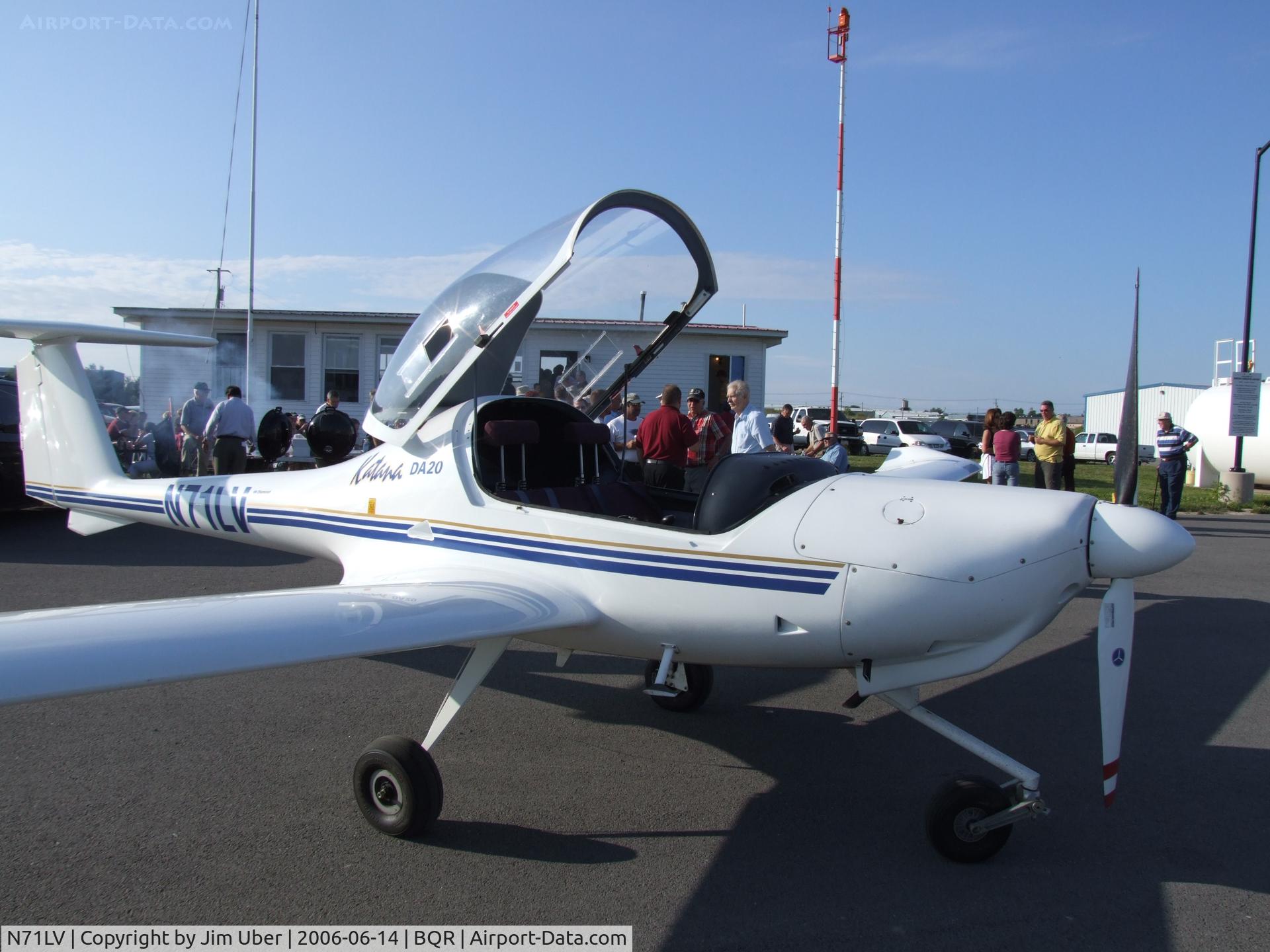 N71LV, 1995 Diamond DA-20A-1 Katana C/N 10070, At EAA Fly-in