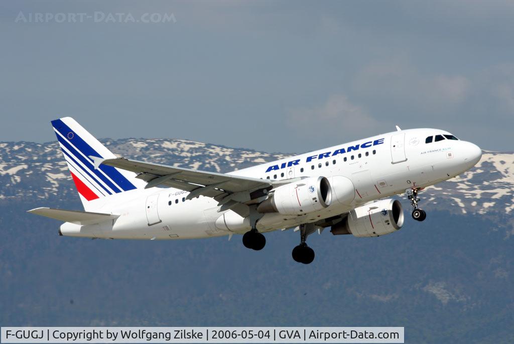 F-GUGJ, 2005 Airbus A318-111 C/N 2582, visitor