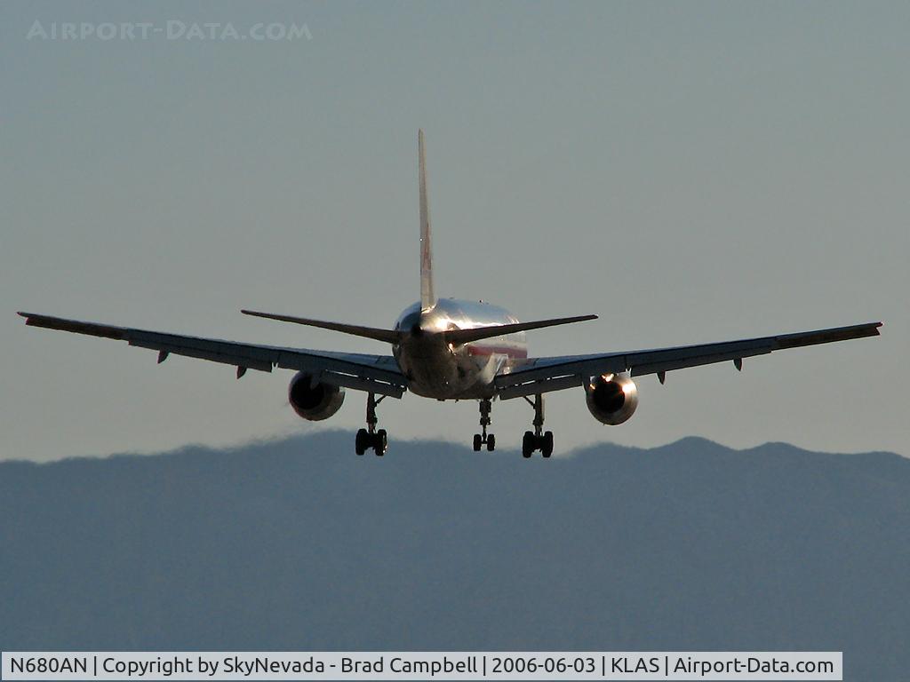 N680AN, 1999 Boeing 757-223 C/N 29590, American Airlines / 1999 Boeing 757-223