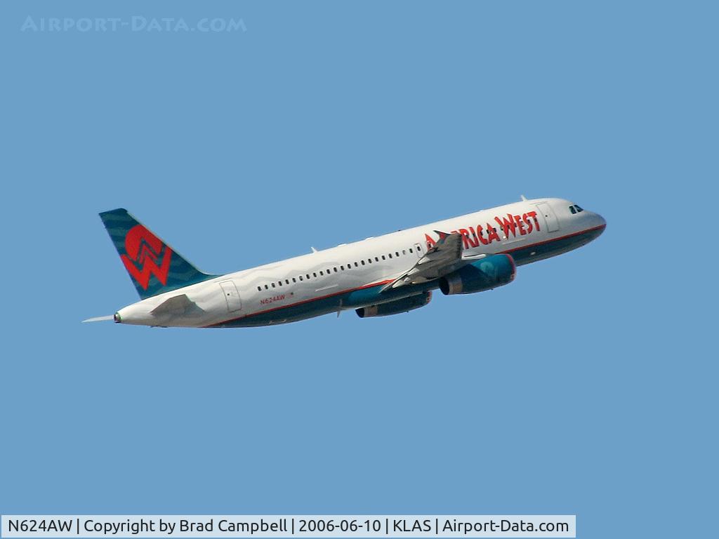N624AW, 1989 Airbus A320-231 C/N 55, America West Airlines / 1989 Airbus Industrie A320-231 / Taking of from RWY 25L.