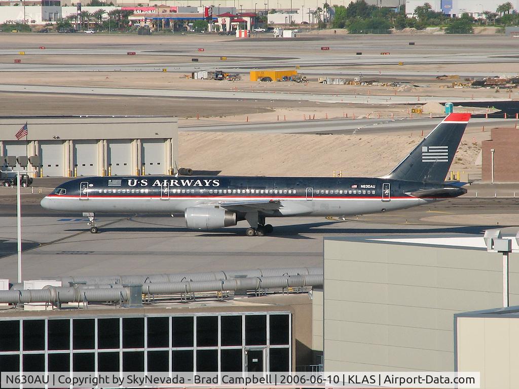 N630AU, 1995 Boeing 757-2B7 C/N 27808, US Airways / 1995 Boeing 757-2B7 / Leaving the terminal and headed out for take-off on RWY 25R.