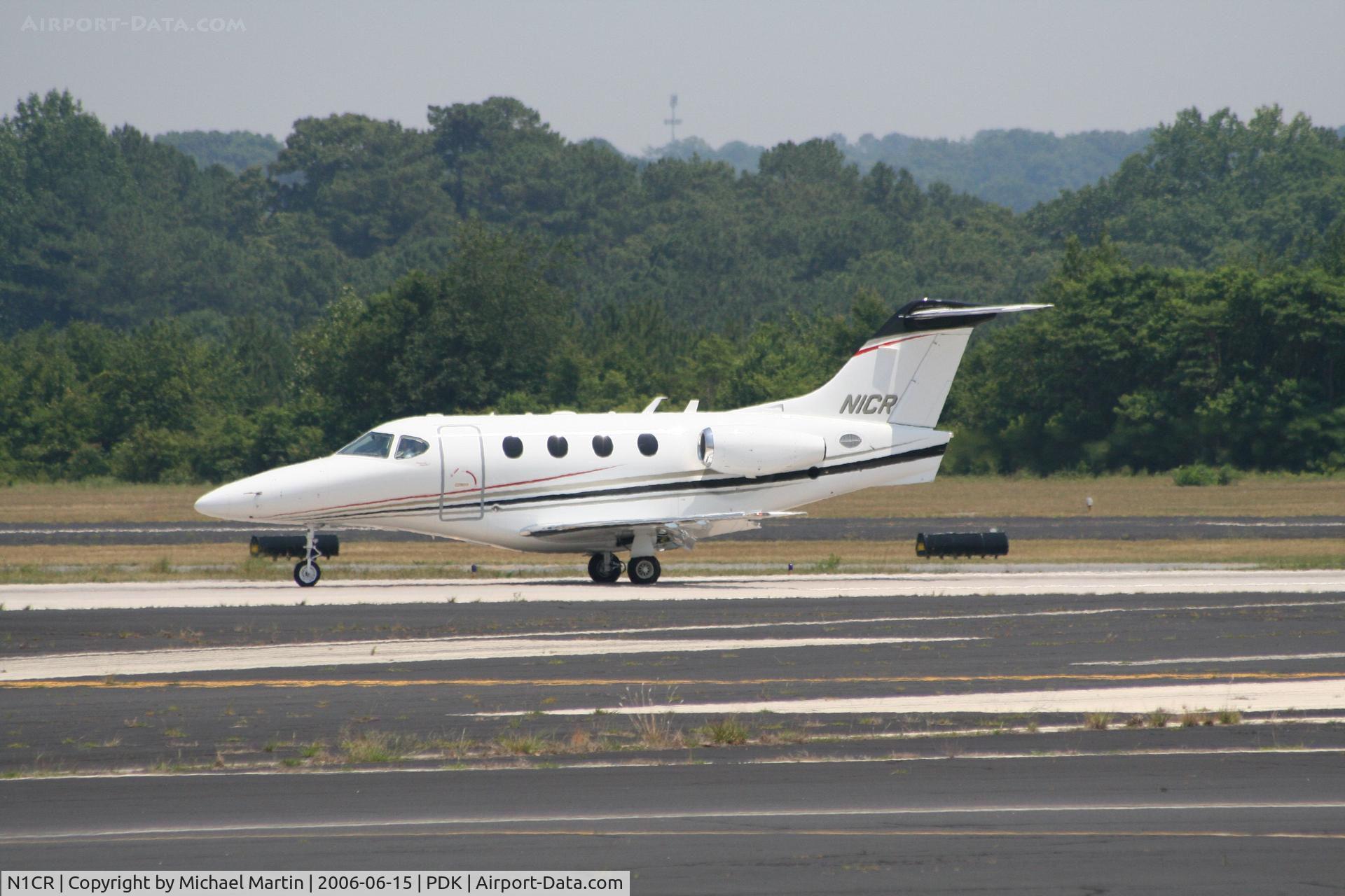 N1CR, 2005 Raytheon 390 Premier 1 C/N RB-146, Taxing to Epps Air Service