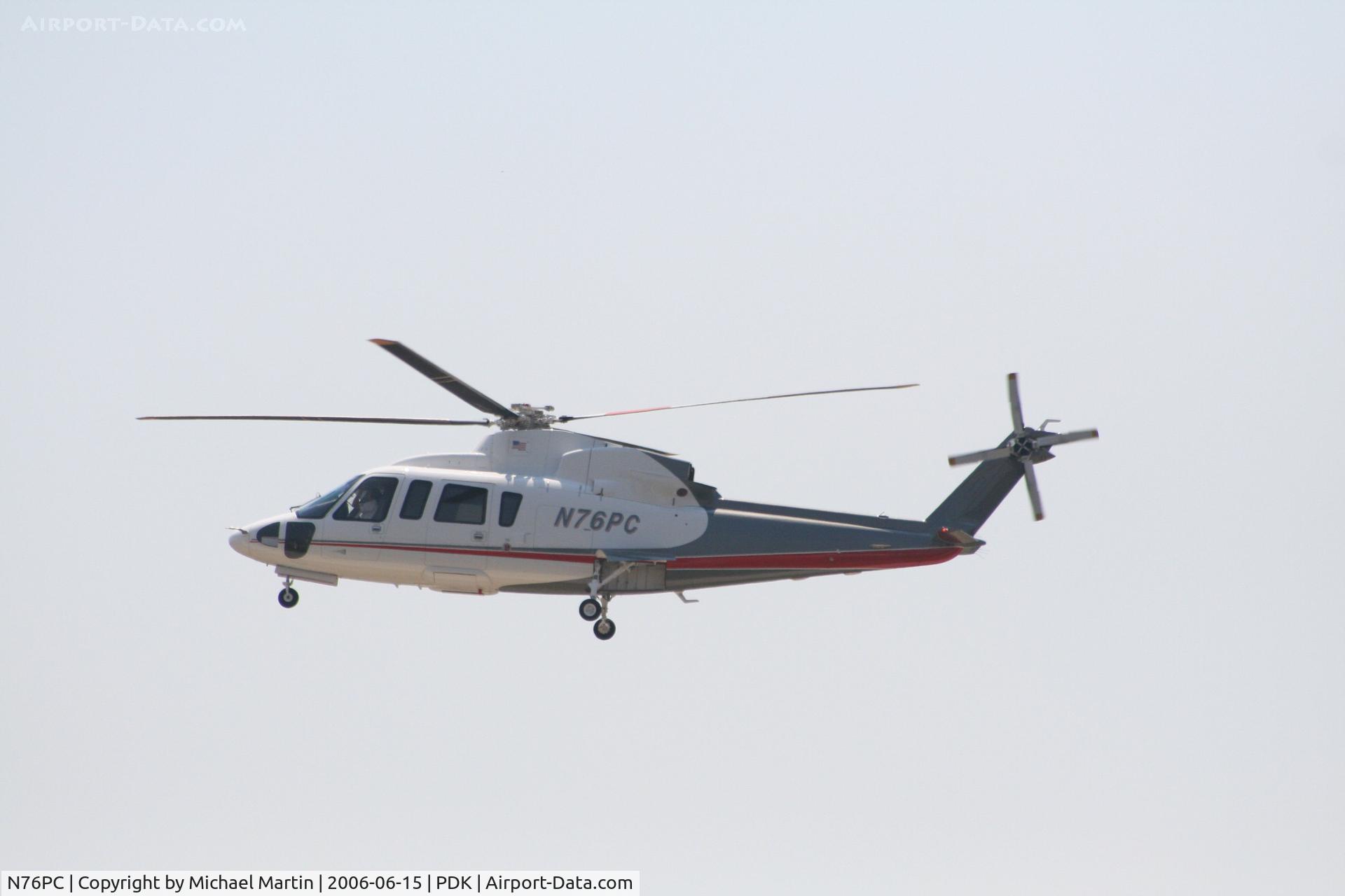 N76PC, 2005 Sikorsky S-76C C/N 760597, Arriving PDK headed to Signature Air @ PDK