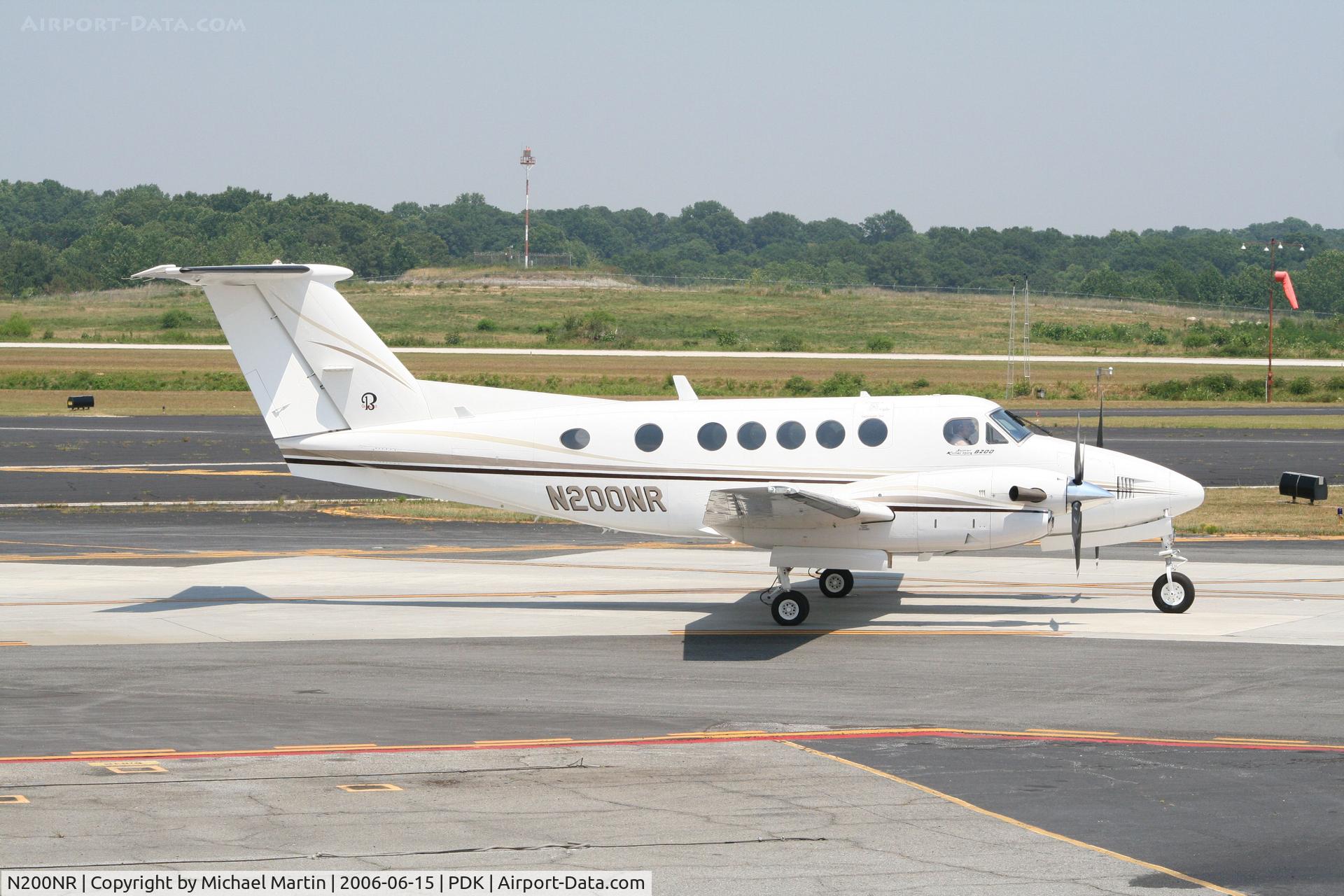 N200NR, 1991 Beech B200 Super King Air King Air C/N BB-1380, Taxing to Runway 20R