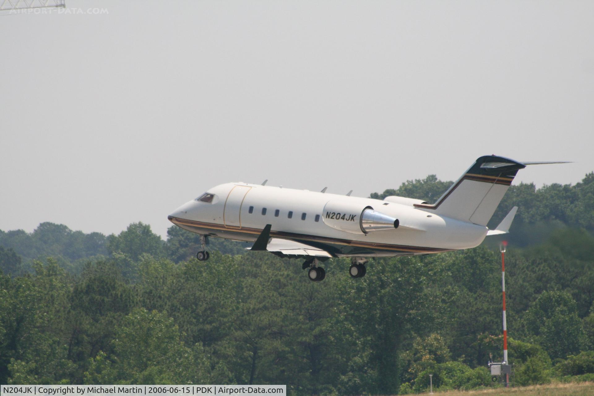 N204JK, Canadair Challenger 600 (CL-600-1A11) C/N 5015, Departing Runway 20R