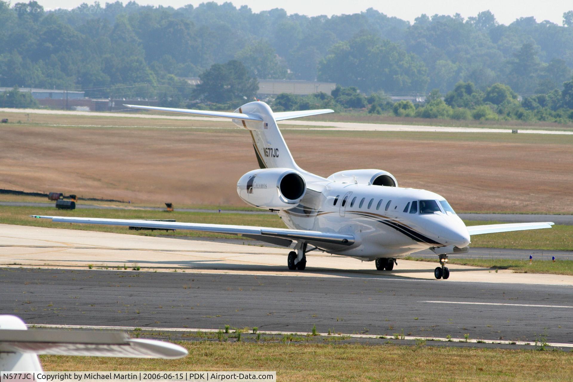 N577JC, 2000 Cessna 750 Citation X Citation X C/N 750-0122, Taxing from Signature Air