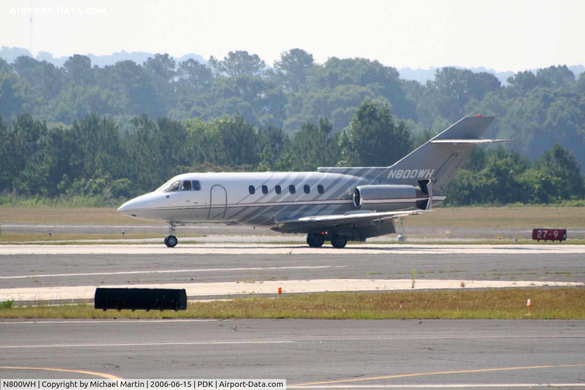 N800WH, 1987 British Aerospace BAe.125 Series 800A C/N 258080, Landing Runway 20R