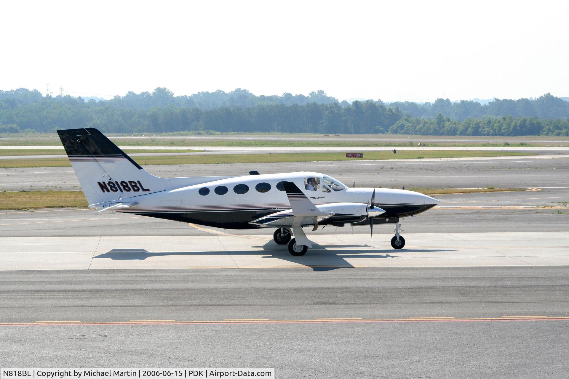 N818BL, 1991 Beech B200 King Air C/N BB-1394, Taxing to Runway 20R