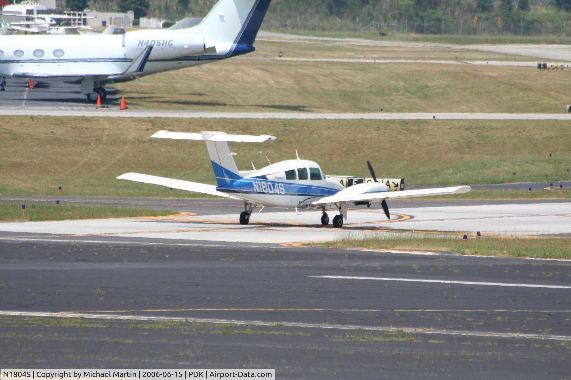 N1804S, 1983 Beech 76 Duchess C/N ME-412, Taxing to runup area