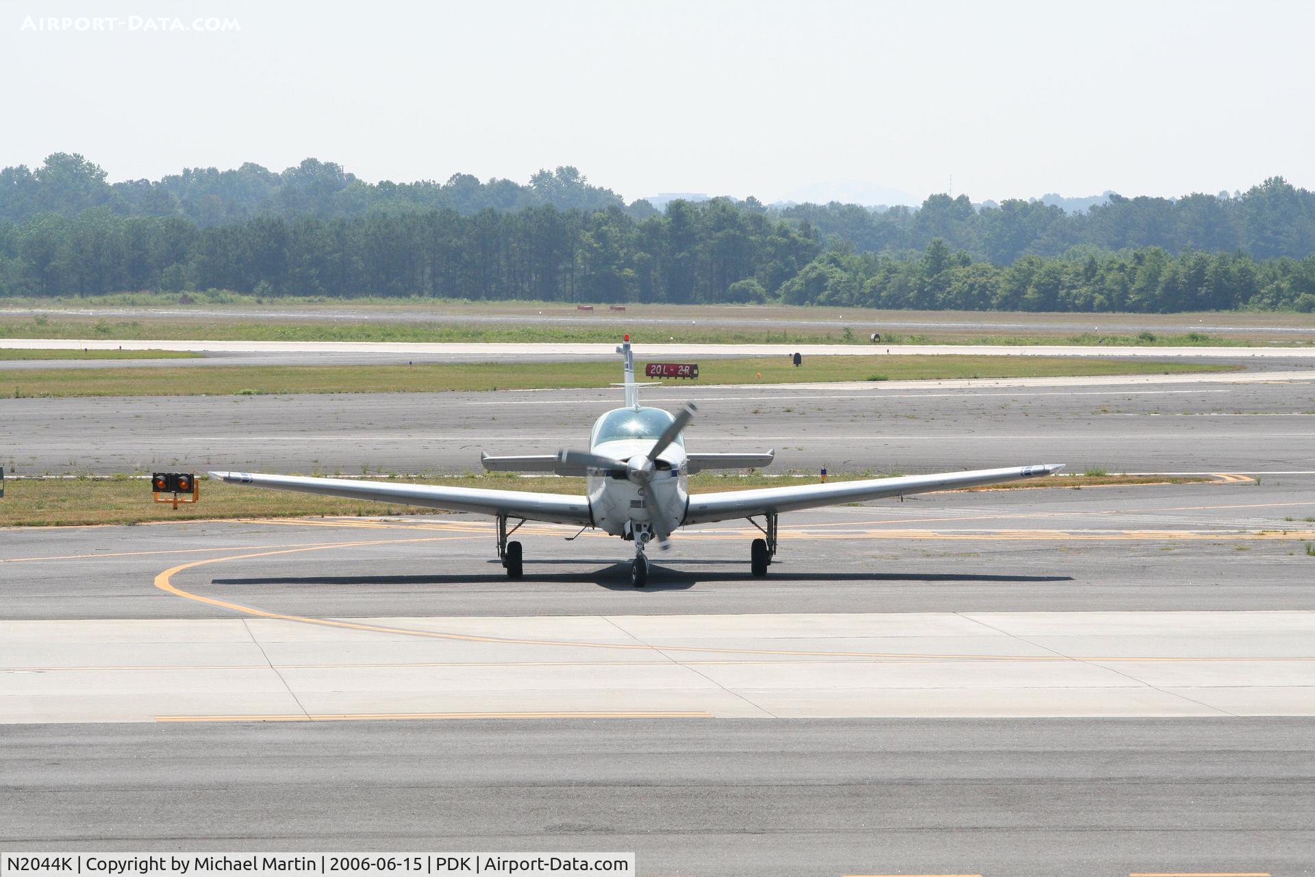 N2044K, 1978 Beech A36 Bonanza 36 C/N E-1389, Taxing to tiedown