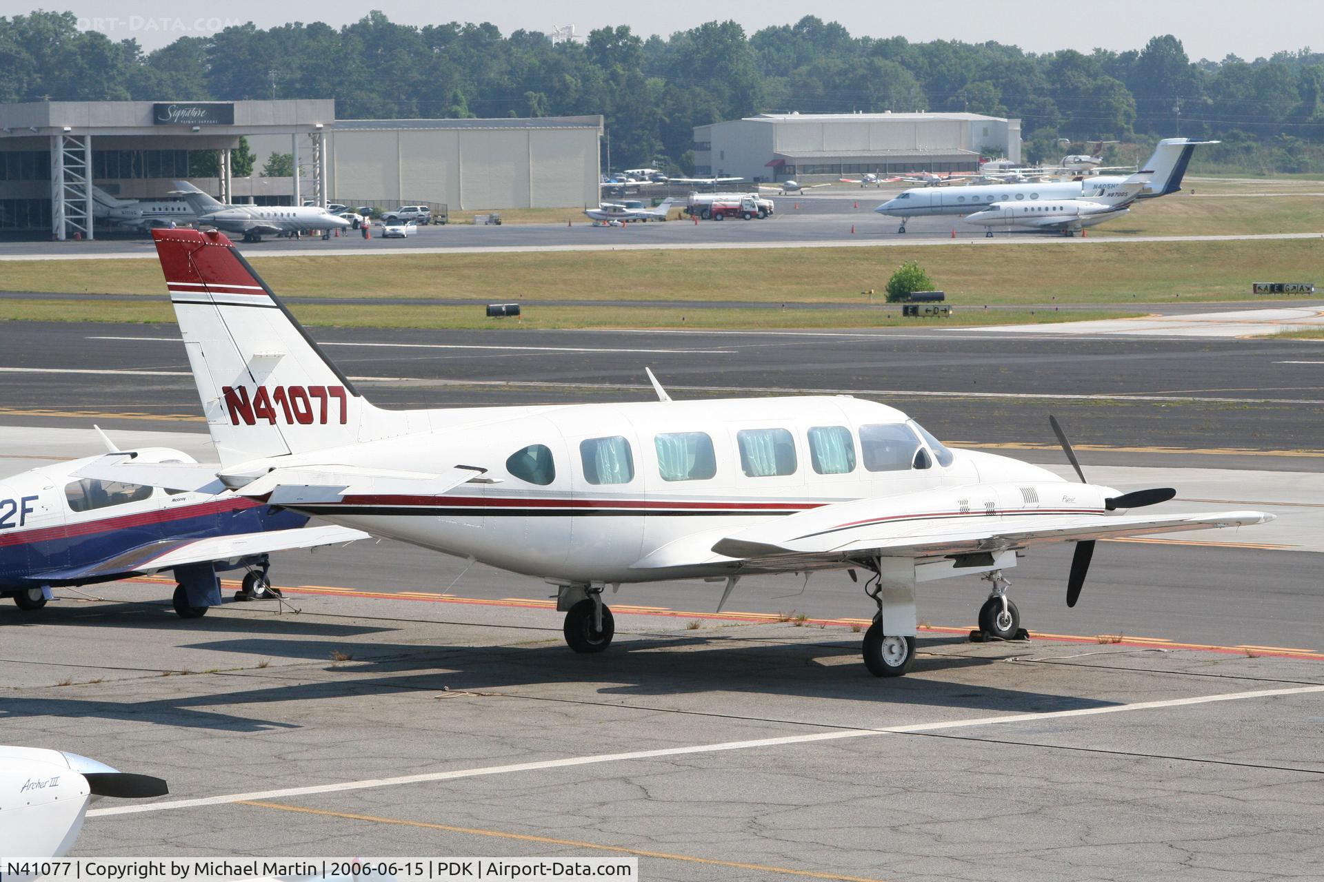N41077, 1983 Piper PA-31-350 Chieftain C/N 31-8352012, Tied down @ Epps