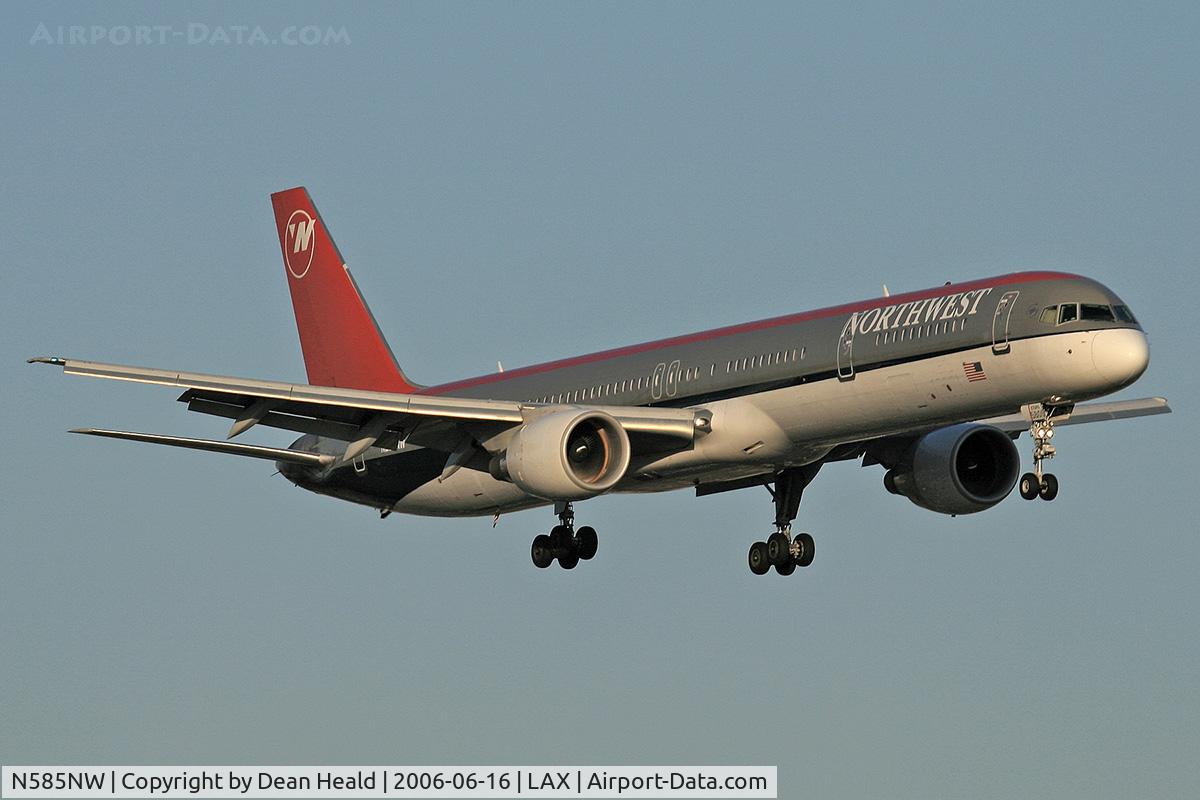 N585NW, 2002 Boeing 757-351 C/N 32985, In great evening light, Northwest Airlines N585NW (FLT NWA303) from Minneapolis St Paul Int'l (KMSP) on final approach to RWY 24R.