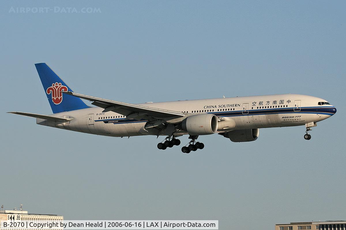 B-2070, 2004 Boeing 777-21B (ER) C/N 32703, China Southern Airlines B-2070 (FLT CSN327) from Guangzhou, China (ZGGG) on final approach to RWY 24L.
