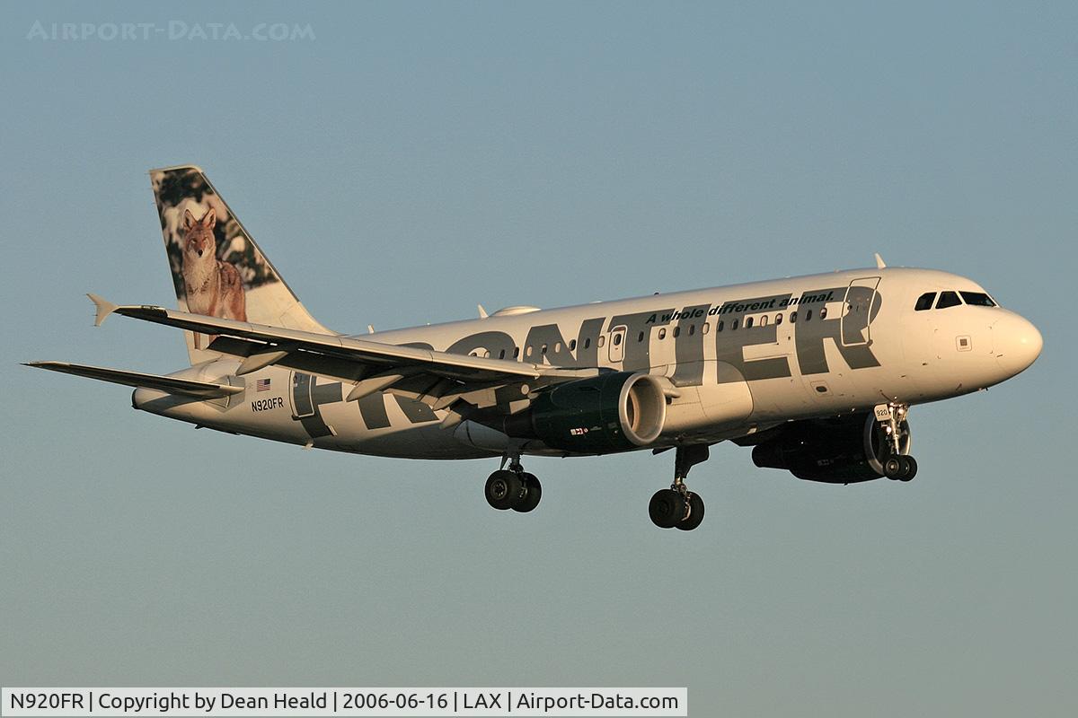N920FR, 2003 Airbus A319-111 C/N 1997, Frontier Airlines N920FR (FLT FFT405) from Denver Int'l (KDEN) on final approach to RWY 24R.
