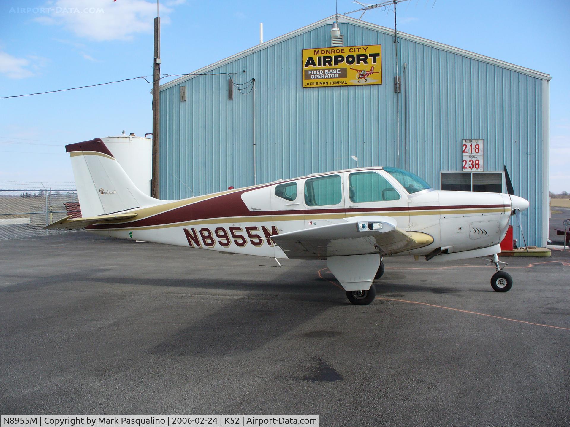 N8955M, 1963 Beech 35-B33 Debonair C/N CD-713, Refueling at Monroe City, MO