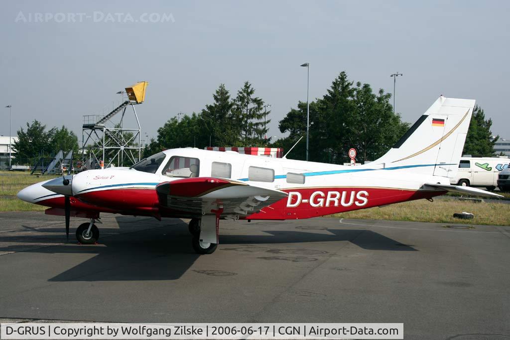 D-GRUS, 2000 Piper PA-34-220T Seneca C/N 3449161, visitor