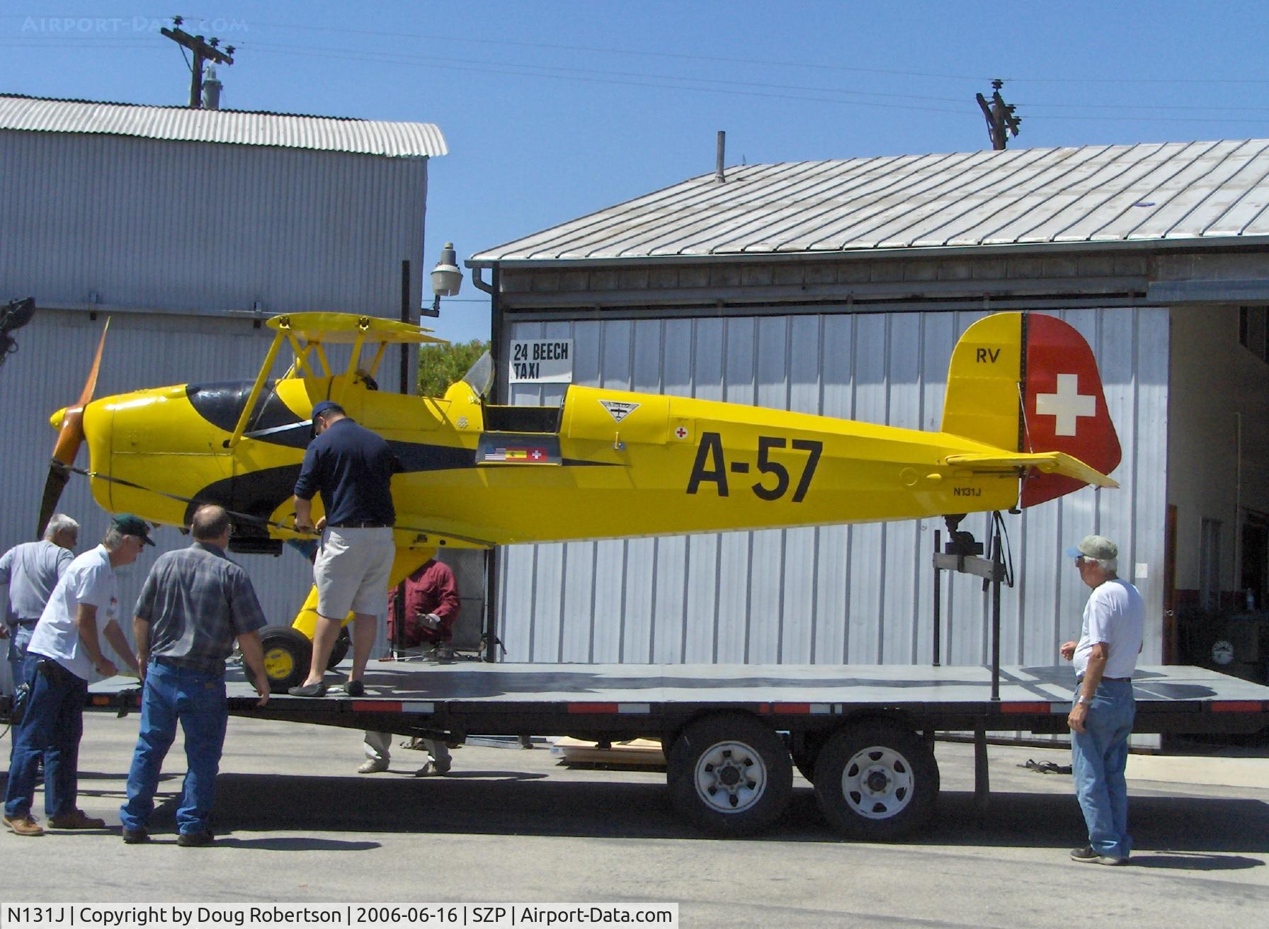 N131J, 1962 CASA 1-131 Jungmann C/N E3B-575, 1962 Bucker Jungmann C.A.S.A. 1.131, unloading sequence 1, wing sections already unloaded