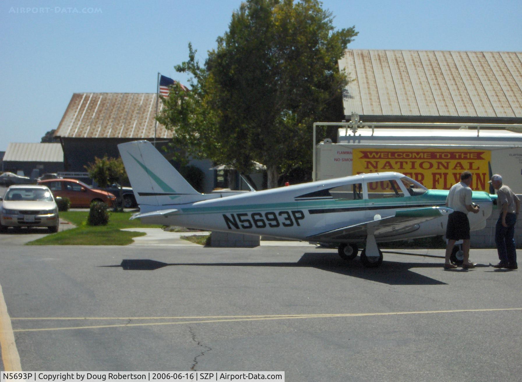 N5693P, 1959 Piper PA-24-250 Comanche C/N 24-766, 1959 Piper PA-24-250 COMANCHE, Lycoming O-540-A1A5 250 Hp, refueling