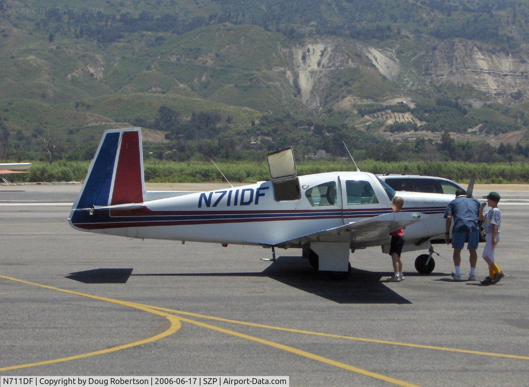 N711DF, 1963 Mooney M20C Ranger C/N 2532, 1963 Mooney M20C, Lycoming O&VO-360 180 Hp, refueling