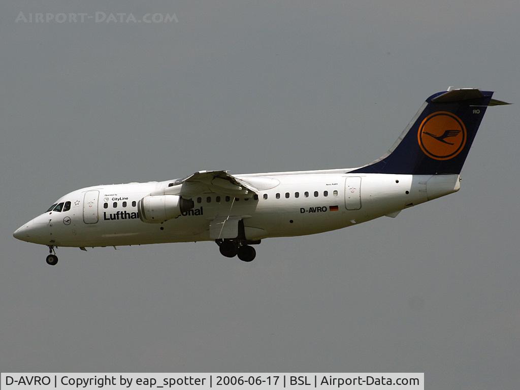 D-AVRO, 1994 British Aerospace Avro 146-RJ85 C/N E.2246, on shortfinal for runway 34